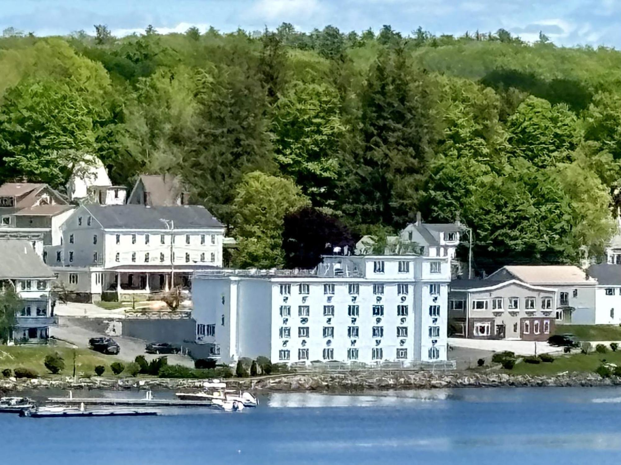 Fort Knox Inn Bucksport Exteriör bild